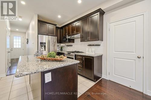 10 Kempsford Crescent, Brampton, ON - Indoor Photo Showing Kitchen With Upgraded Kitchen