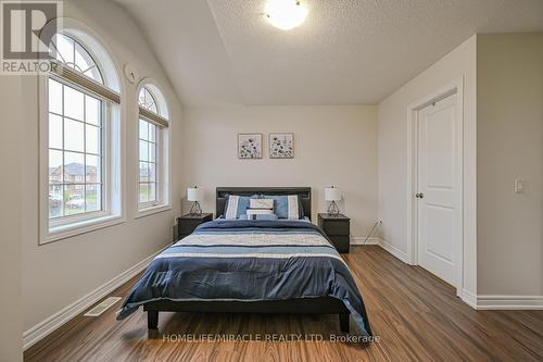 10 Kempsford Crescent, Brampton, ON - Indoor Photo Showing Bedroom