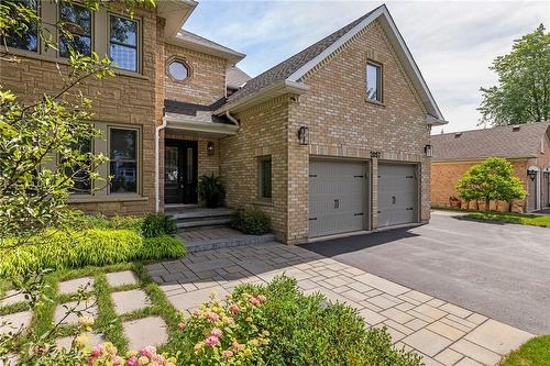 2057 Country Club Drive, Burlington, ON - Outdoor