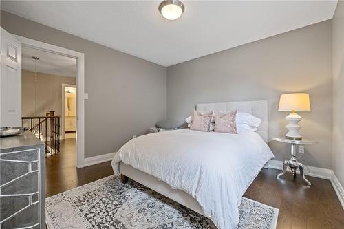 2057 Country Club Drive, Burlington, ON - Indoor Photo Showing Bedroom