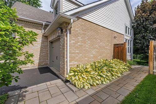 2057 Country Club Drive, Burlington, ON - Outdoor With Exterior
