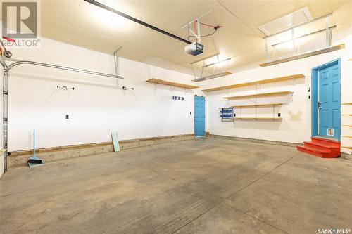 1318 Rempel Crescent, Saskatoon, SK - Indoor Photo Showing Garage