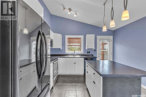 1318 Rempel Crescent, Saskatoon, SK - Indoor Photo Showing Kitchen With Double Sink