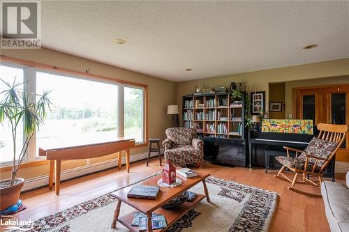 1959 Harburn Road, Haliburton, ON - Indoor Photo Showing Living Room