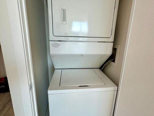1105-3985 Grand Park Dr, Mississauga, ON - Indoor Photo Showing Laundry Room
