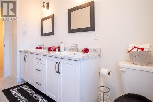 36 Venetian Drive, Riverview, NB - Indoor Photo Showing Bathroom