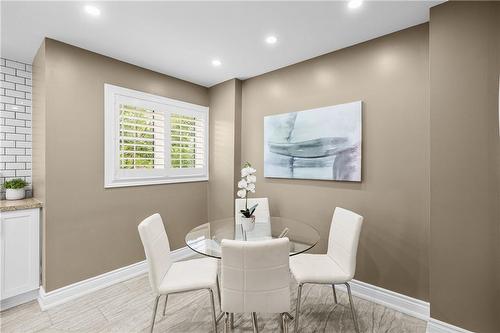 6060 Snowy Owl Crescent|Unit #26, Mississauga, ON - Indoor Photo Showing Dining Room