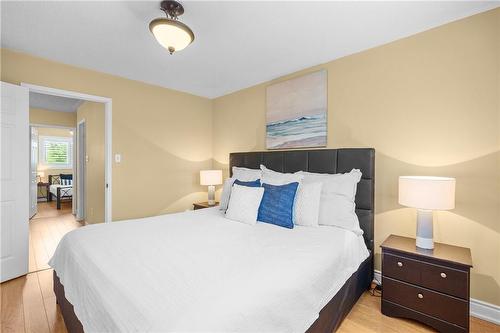6060 Snowy Owl Crescent|Unit #26, Mississauga, ON - Indoor Photo Showing Bedroom