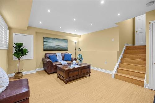 6060 Snowy Owl Crescent|Unit #26, Mississauga, ON - Indoor Photo Showing Living Room