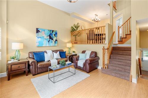 6060 Snowy Owl Crescent|Unit #26, Mississauga, ON - Indoor Photo Showing Living Room