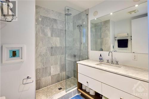 300 Lisgar Street Unit#908, Ottawa, ON - Indoor Photo Showing Bathroom
