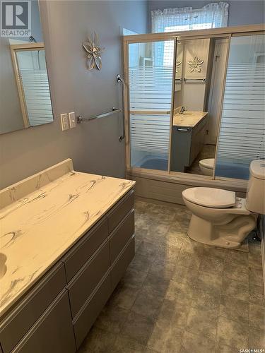 3170 Rutland Avenue, Gull Lake, SK - Indoor Photo Showing Bathroom