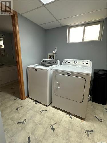 3170 Rutland Avenue, Gull Lake, SK - Indoor Photo Showing Laundry Room