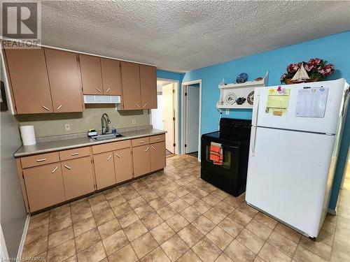 116 Seneca Street, Point Clark, ON - Indoor Photo Showing Kitchen