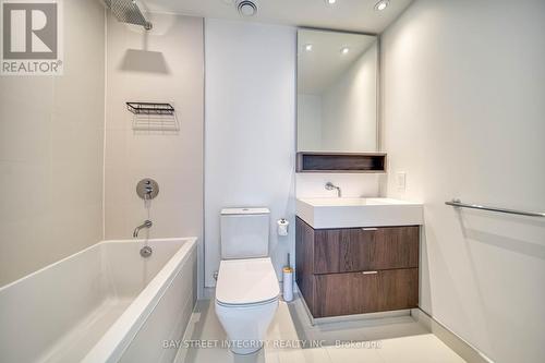 1002 - 5 Soudan Avenue, Toronto, ON - Indoor Photo Showing Bathroom