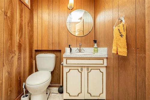 107 Woodgreen Place, Winnipeg, MB - Indoor Photo Showing Bathroom
