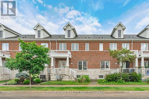 173 Verdi Road, Richmond Hill, ON - Outdoor With Facade