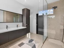 Ensuite bathroom - 