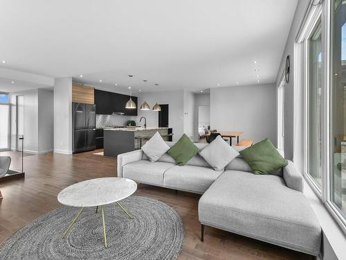 Vue d'ensemble - 12 Rue De Dieppe, Candiac, QC - Indoor Photo Showing Living Room