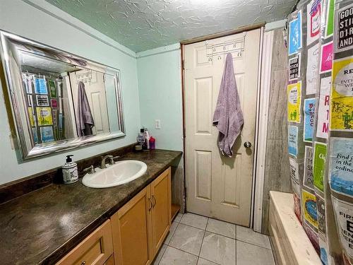 43 Stevens Avenue, Marathon, ON - Indoor Photo Showing Bathroom