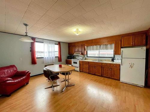 43 Stevens Avenue, Marathon, ON - Indoor Photo Showing Kitchen