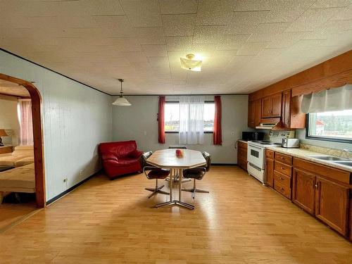 43 Stevens Avenue, Marathon, ON - Indoor Photo Showing Kitchen