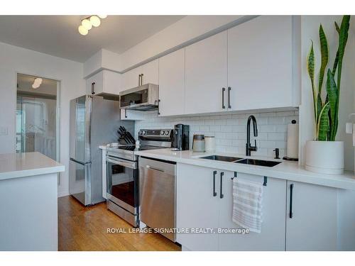 1611-215 Fort York Blvd, Toronto, ON - Indoor Photo Showing Kitchen With Stainless Steel Kitchen With Double Sink