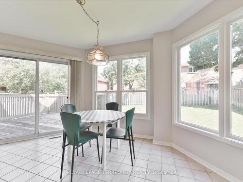 8 Kew Gdns, Richmond Hill, ON - Indoor Photo Showing Dining Room