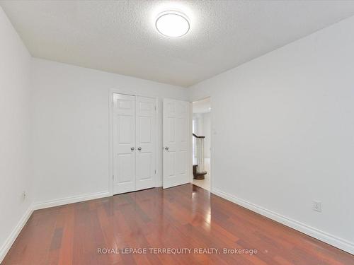 2216 Dunvegan Ave, Oakville, ON - Indoor Photo Showing Other Room