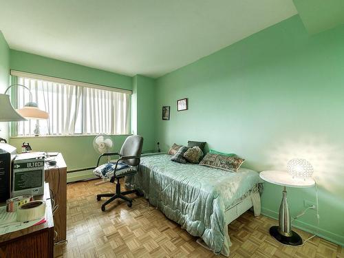 Chambre Ã Â coucher - 1808-5700 Boul. Cavendish, Côte-Saint-Luc, QC - Indoor Photo Showing Bedroom