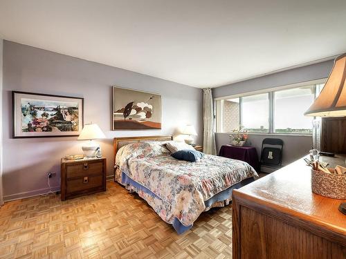 Master bedroom - 1808-5700 Boul. Cavendish, Côte-Saint-Luc, QC - Indoor Photo Showing Bedroom