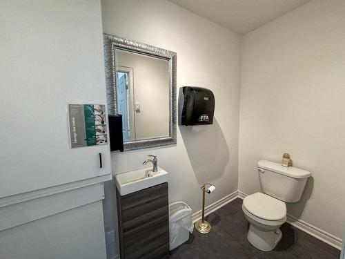 Powder room - 408  - 408A Rue Principale, Grenville, QC - Indoor Photo Showing Bathroom