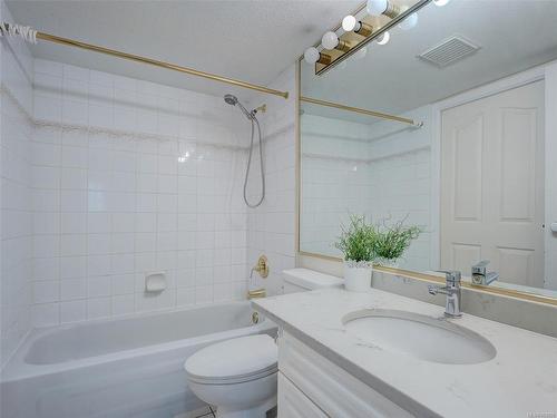 906-930 Yates St, Victoria, BC - Indoor Photo Showing Bathroom
