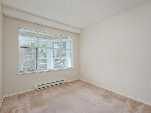 315-1521 Church Ave, Saanich, BC - Indoor Photo Showing Other Room