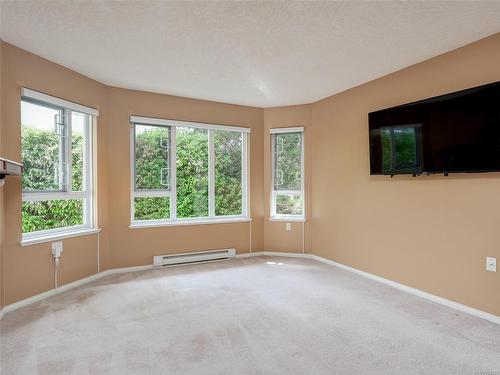 315-1521 Church Ave, Saanich, BC - Indoor Photo Showing Other Room