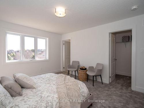 9-690 Broadway Ave, Orangeville, ON - Indoor Photo Showing Bedroom