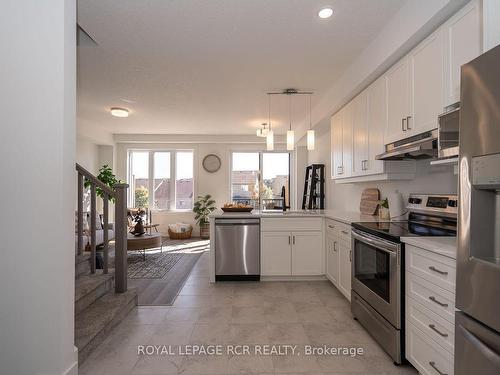 9-690 Broadway Ave, Orangeville, ON - Indoor Photo Showing Kitchen With Upgraded Kitchen