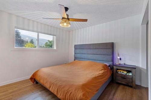 3139 Elliott Road, West Kelowna, BC - Indoor Photo Showing Bedroom