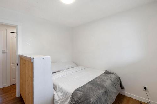 3139 Elliott Road, West Kelowna, BC - Indoor Photo Showing Bedroom