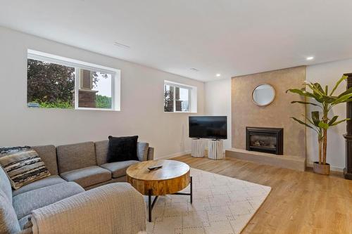 3139 Elliott Road, West Kelowna, BC - Indoor Photo Showing Living Room With Fireplace