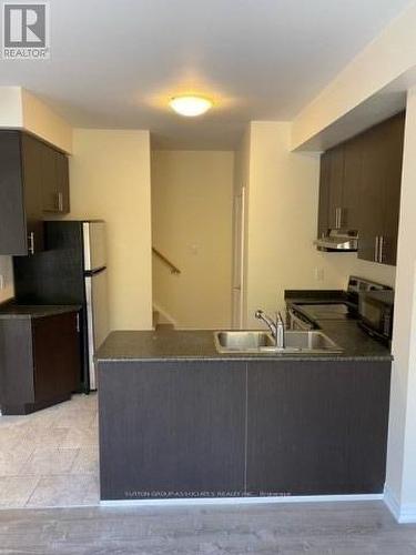 804 - 1011 Deta Road, Mississauga, ON - Indoor Photo Showing Kitchen