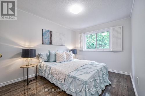 18 - 2051 Merchants Gate, Oakville, ON - Indoor Photo Showing Bedroom