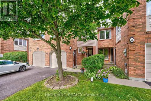 18 - 2051 Merchants Gate, Oakville, ON - Outdoor