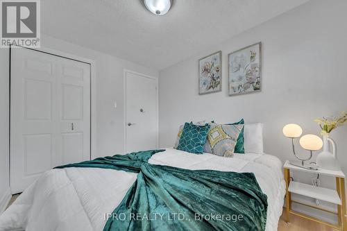 92 - 63 Fleetwood Crescent S, Brampton, ON - Indoor Photo Showing Bedroom