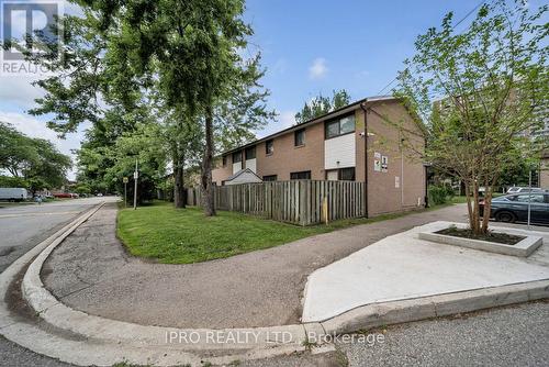 92 - 63 Fleetwood Crescent S, Brampton, ON - Outdoor