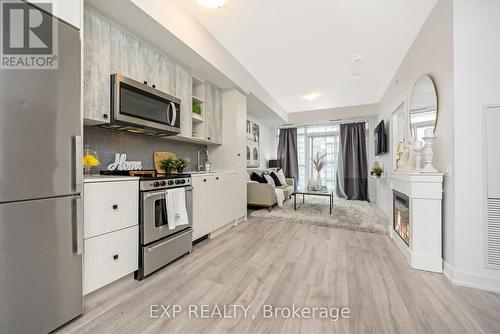 1013 - 251 Manitoba Street, Toronto, ON - Indoor Photo Showing Kitchen