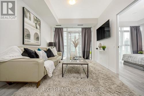 1013 - 251 Manitoba Street, Toronto, ON - Indoor Photo Showing Living Room