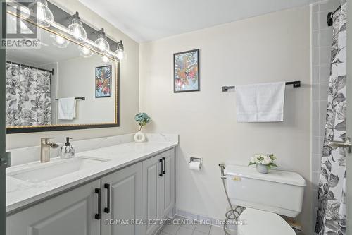 1711 - 10 Markbrook Lane, Toronto, ON - Indoor Photo Showing Bathroom
