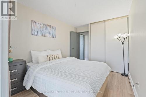 1711 - 10 Markbrook Lane, Toronto, ON - Indoor Photo Showing Bedroom