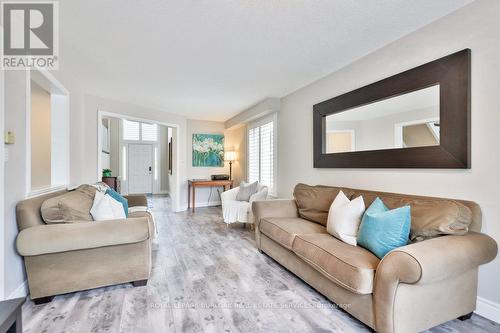 4143 Bianca Forest Drive, Burlington, ON - Indoor Photo Showing Living Room